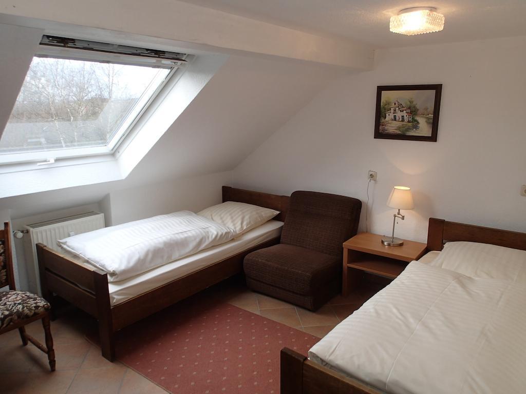 Schapers Ferienwohnungen Emmerthal Szoba fotó